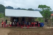 Tin nóng ngày 2/8: Vợ chồng tật nguyền ngất lịm vì con trai đuối nước