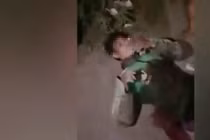 Xe ôm Grab bị 2 đối tượng dùng dao đâm trọng thương