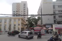 Hỗn chiến tại Bệnh viện E một người đàn ông bị chém gục 