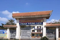 Học sinh cấp III cho vay nặng lãi trong trường: Thầy giáo chịu trách nhiệm gì? 