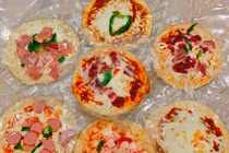 Kinh hãi nguồn gốc pizza siêu rẻ tràn chợ mạng, 6 tháng không mốc hỏng