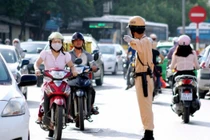 Từ nay xe gắn máy vi phạm gì bị tước bằng lái ngay lập tức?