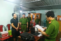 Bắt quả tang cán bộ địa chính, nhận hối lội 20 triệu đồng