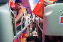 Phát hiện xe khách "nhét" 82 người trên xe 40 chỗ dịp Tết 