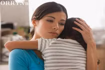 Tủi thân vì chồng chiều con riêng hơn con chung