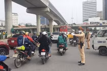 Xe tải tông chết phụ nữ 60 tuổi đi xe đạp điện rồi trốn