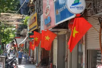 Phố phường Hà Nội rực rỡ cờ hoa chào mừng Quốc khánh 2/9
