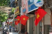 Phố phường Hà Nội rực rỡ cờ hoa chào mừng Quốc khánh 2/9