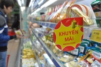 Siêu thị "giăng bẫy" tinh vi, người tiêu dùng 'sập hố' vẫn tưởng mua món hời