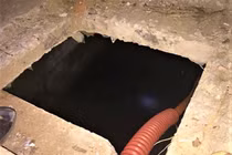 Bé trai 4 tuổi rơi xuống hố ga ven đường tử vong