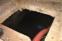 Bé trai 4 tuổi rơi xuống hố ga ven đường tử vong