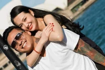 Tạm nghỉ hát, Tuấn Hưng dành thời gian riêng tư bên vợ