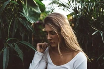 Gu yêu lạ lùng của đàn ông: Chết mê chết mệt “máy bay bà già“?