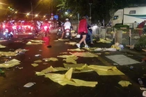 Rác thải sau bắn pháo hoa giao thừa được xử lý ngay trong đêm