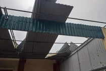 Bão số 13 Vamco: 19 người bị thương, 5.755 nhà bị hư hại, tốc mái 