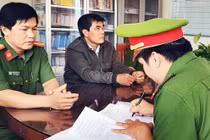 Điểm danh hàng loạt quan chức "xộ khám" từ đầu năm do tham tiền 