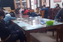 Tạm giữ hàng trăm dân chơi “bay lắc” đêm Noel tại quán bar Hà Nội