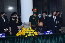 Quốc tang nguyên Tổng bí thư Lê Khả Phiêu: Những dòng sổ tang xúc động 