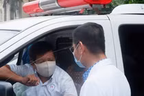 Ông Đoàn Ngọc Hải nói gì khi ra Hà Nội đưa bệnh nhân nghèo về nhà miễn phí?