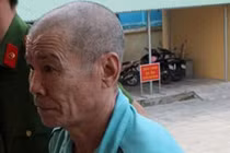 Chém nữ chủ nhà tử vong khi vừa cho mình uống rượu, hái măng