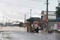 Video: Nước lũ rút, người Quảng Bình trở về nhà dọn dẹp