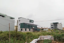 Hàng nghìn hộ dân Hà Nội sống cảnh không điện, không nước suốt 10 năm