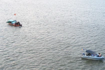 Trục vớt quả bom gần cầu Long Biên dài 1,6 mét, nặng 280kg 