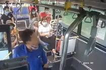 "Quý ông" phun nước bọt vào phụ xe bus bị bệnh lý tâm thần