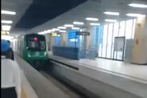 Video: Người dân "review" tàu Cát Linh - Hà Đông chạy thử