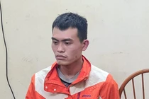 Nghi can đâm bảo vệ Thế giới di động cướp điện thoại do thất nghiệp