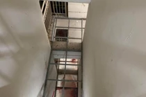 Thi thể nữ lìa đầu ở chung cư Quận 7: Ẩn số trang phục nạn nhân 