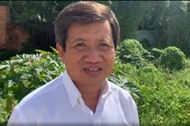 Ông Đoàn Ngọc Hải lái xe cứu thương đưa bệnh nhân nghèo về quê miễn phí