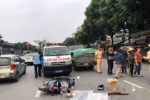 Va chạm với xe tải, thiếu nữ 15 tuổi đi xe đạp điện tử vong