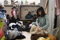 Cận cảnh sinh viên dọn đồ, nhường ký túc xá làm nơi cách ly Covid-19 