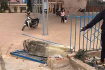 Sập cổng trường đè chết học sinh ở Đắk Nông: Trách nhiệm hiệu trưởng thế nào?