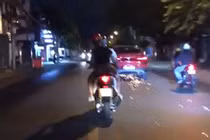 Chi tiết bất ngờ vụ nữ tài xế lái BMW cuốn xe máy bỏ chạy