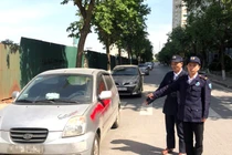 Hà Nội: 3 bảo vệ xịt sơn vào loạt xe không gửi vào bãi ở chung cư 