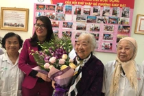 Ấm lòng phòng khám miễn phí của những bác sĩ U70, 80 tại Hà Nội