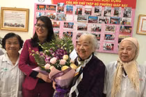 Ấm lòng phòng khám miễn phí của những bác sĩ U70, 80 tại Hà Nội