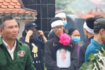 Đám tang nữ sinh Học viện ngân hàng bị sát hại: Lá vàng buồn tiễn lá xanh