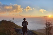 Trường 'Híp' leo núi, Quang Hải và dàn cầu thủ rộn ràng đón Tết