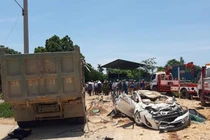 Xe tải đè bẹp Toyota Vios ở Thanh Hóa: Yêu cầu xác minh nồng độ cồn 2 tài xế