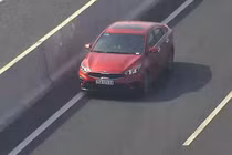 Video: Tài xế ngang nhiên chạy ngược chiều trên cao tốc Hà Nội - Hải Phòng