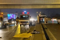 Đi ngược chiều cao tốc gây tai nạn, chết vẫn phải bồi thường: Đi lùi trên cao tốc thì sao? 