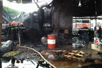 Lò hơi nổ như bom, xưởng tái chế giấy tan hoang, 2 người thương vong