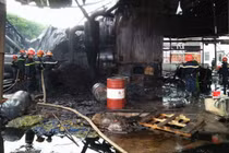 Lò hơi nổ như bom, xưởng tái chế giấy tan hoang, 2 người thương vong