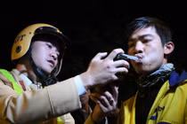  Hoa quả lên men, rượu nếp, thuốc... đo được nồng độ cồn: Cách nào “phản pháo” CSGT?