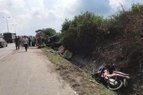 Xế hộp gây tai nạn liên hoàn trên QL 5, hai người thương vong