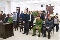 Bao nhiêu quan Việt ngã ngựa vì “tiếp tay” gây thiệt hại “tiền tấn” cho Nhà nước?