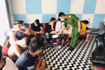 Hải Dương: Bất chấp “lệnh cấm”, karaoke Legend mở cửa, 10 “dân chơi” bay lắc